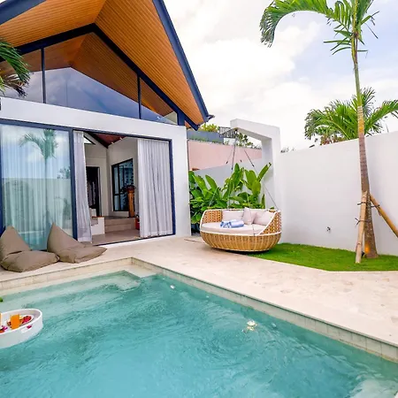 New! Beautiful Romantic Ac Living Private 1Br Villa With Pool Next To Berawa Canggu